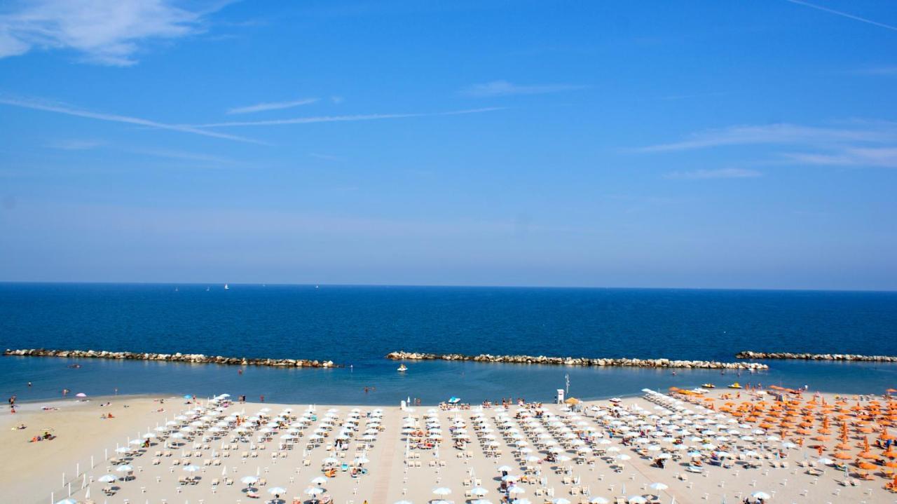 Hotel Palazzo Caveja Rimini Exterior foto